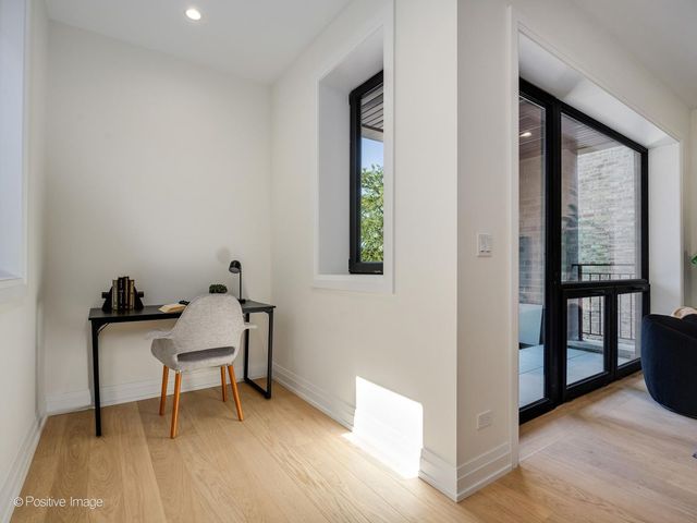1821 N Kimball Avenue 2F, Chicago, IL 60647