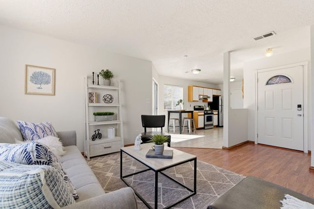 732 Rebecca Loop NE, Rio Rancho, NM 87144