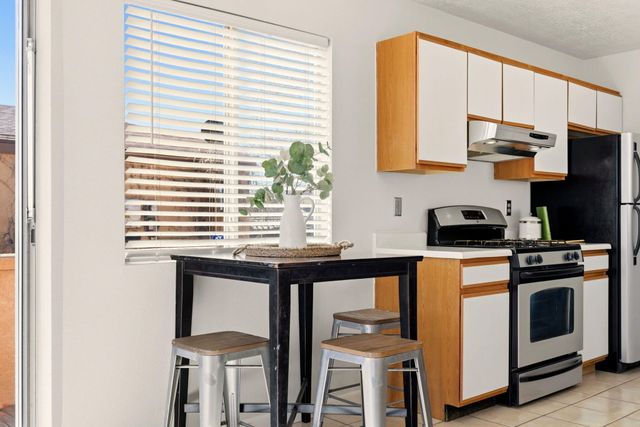 732 Rebecca Loop NE, Rio Rancho, NM 87144