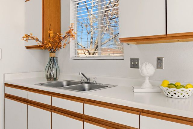 732 Rebecca Loop NE, Rio Rancho, NM 87144