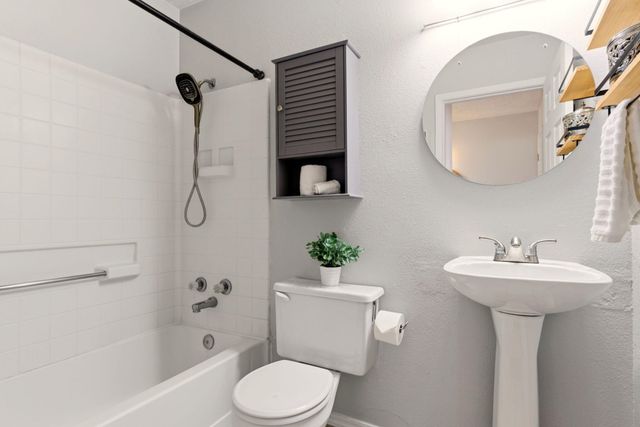 732 Rebecca Loop NE, Rio Rancho, NM 87144