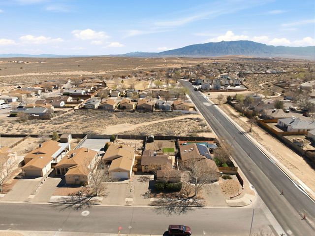 732 Rebecca Loop NE, Rio Rancho, NM 87144