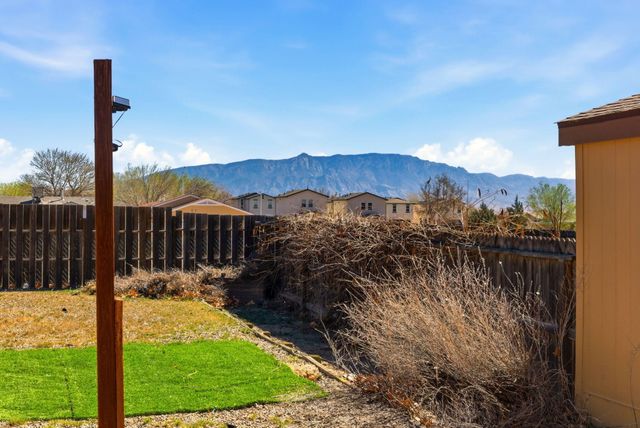 732 Rebecca Loop NE, Rio Rancho, NM 87144