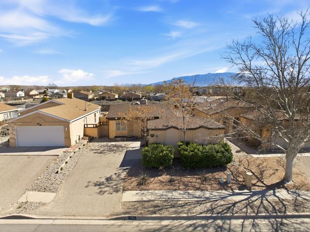 732 Rebecca Loop NE, Rio Rancho, NM 87144
