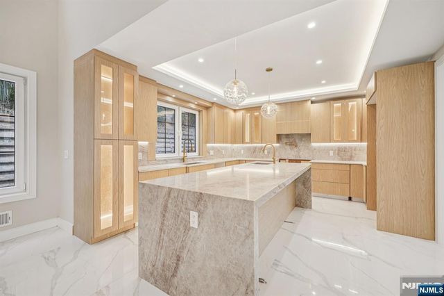 25 Macarthur Avenue, Closter, NJ 07624