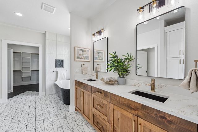 1284 Ambrose DR, Salado, TX 76571