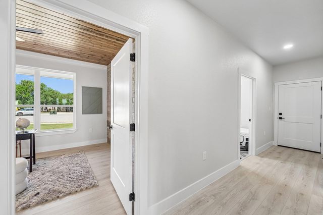 1284 Ambrose DR, Salado, TX 76571