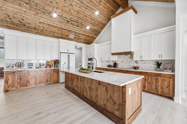 1284 Ambrose DR, Salado, TX 76571