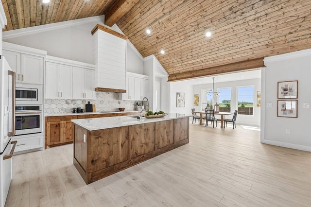 1284 Ambrose DR, Salado, TX 76571