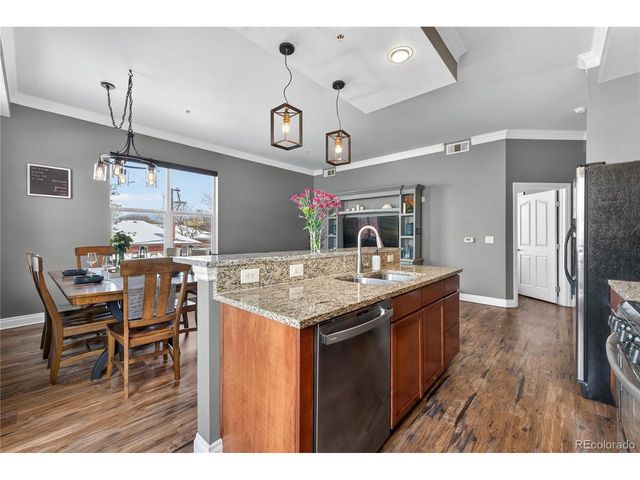 1700 N Emerson St 302, Denver, CO 80218