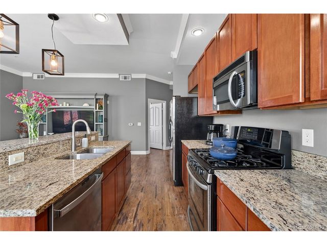 1700 N Emerson St 302, Denver, CO 80218