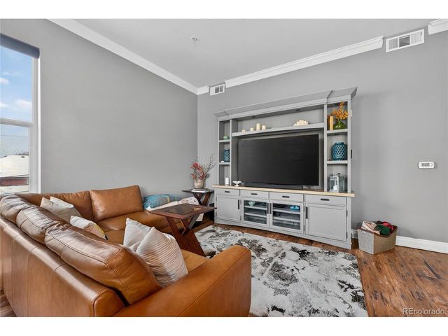 1700 N Emerson St 302, Denver, CO 80218