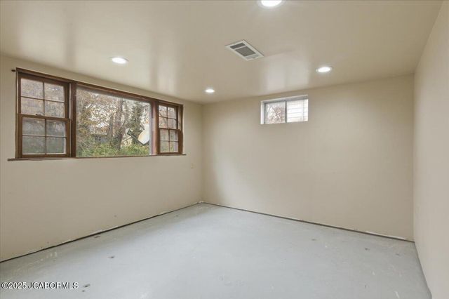 621 BELMONT STREET, Jefferson City, MO 65109