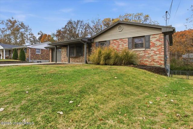 621 BELMONT STREET, Jefferson City, MO 65109