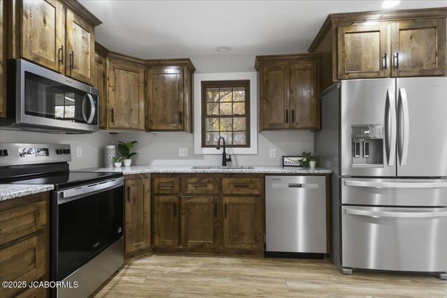 621 BELMONT STREET, Jefferson City, MO 65109