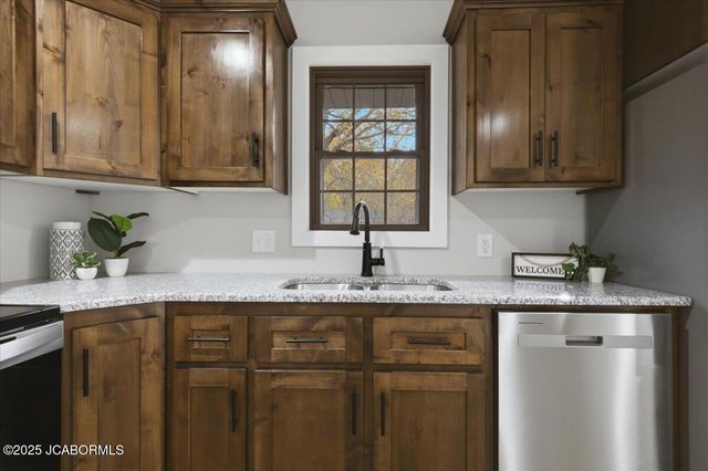 621 BELMONT STREET, Jefferson City, MO 65109