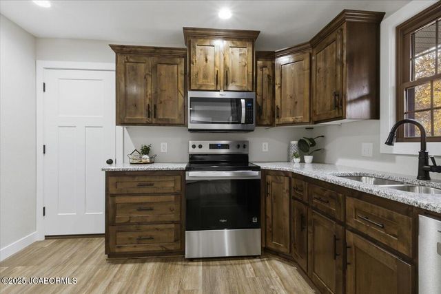 621 BELMONT STREET, Jefferson City, MO 65109