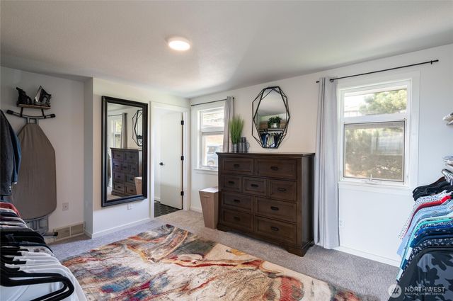 2433 Crestline Street, Ferndale, WA 98248