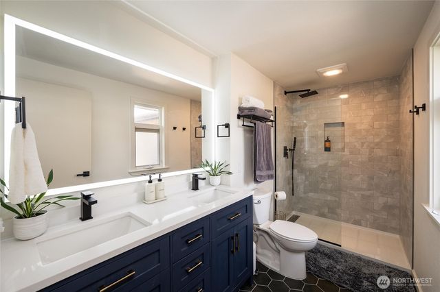 2433 Crestline Street, Ferndale, WA 98248