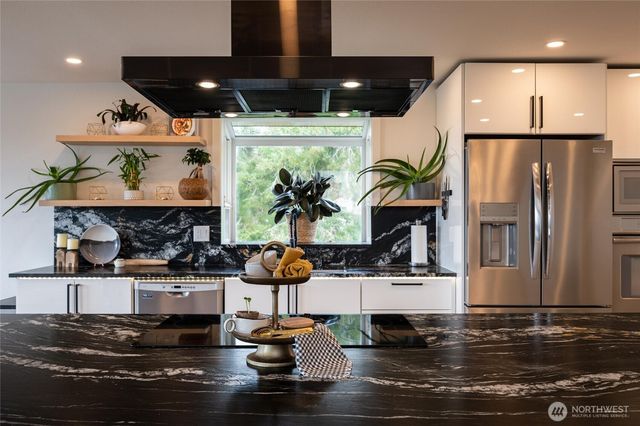 2433 Crestline Street, Ferndale, WA 98248