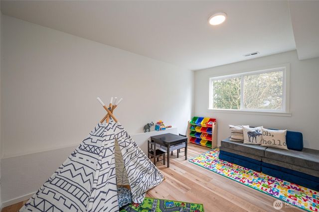 2433 Crestline Street, Ferndale, WA 98248