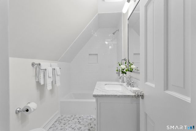 249 Main Street 1, Fairfield, CT 06890