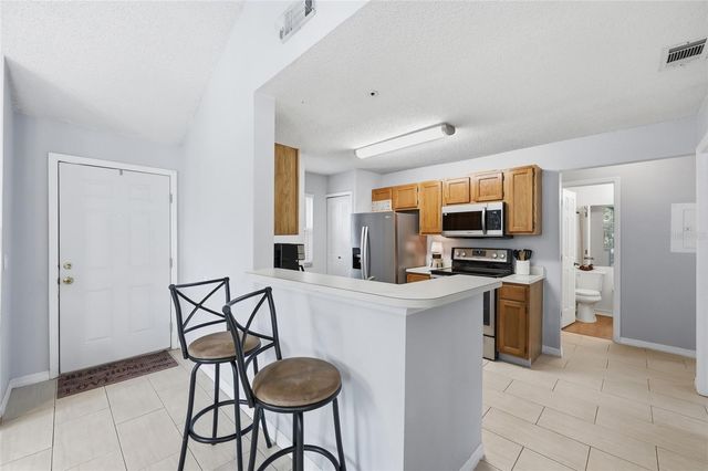682 YOUNGSTOWN PARKWAY 330, Altamonte Springs, FL 32714