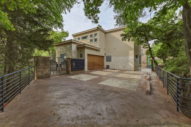 2607 Hemingway Drive, Arlington, TX 76006