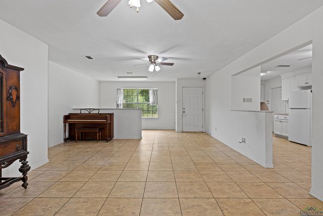 4898 W CR 4132, Henderson, TX 75652