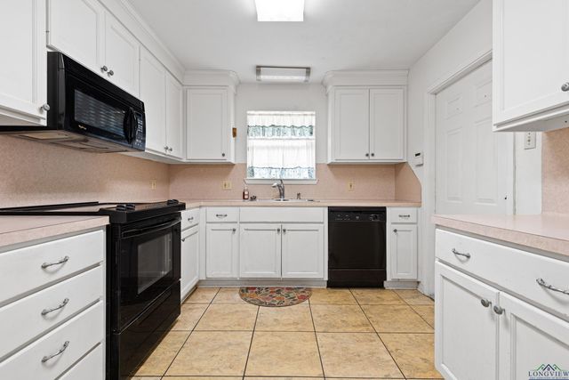 4898 W CR 4132, Henderson, TX 75652