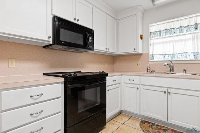 4898 W CR 4132, Henderson, TX 75652