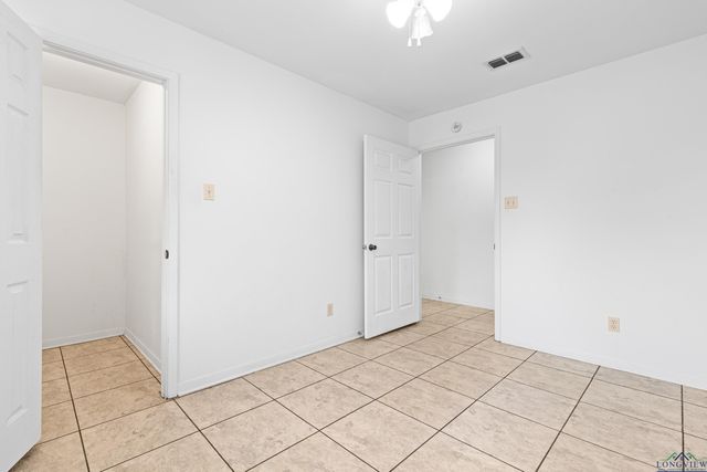4898 W CR 4132, Henderson, TX 75652