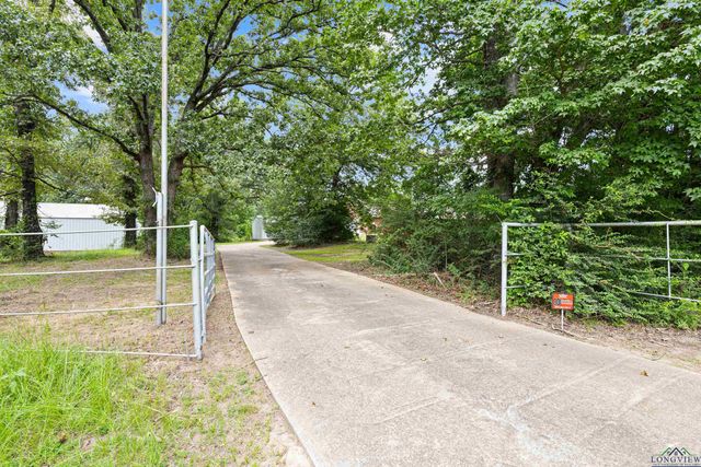 4898 W CR 4132, Henderson, TX 75652