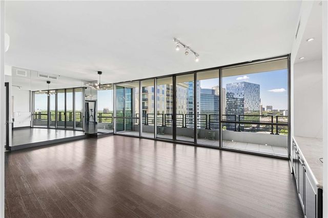 700 Park Regency Place NE 2104, Atlanta, GA 30326
