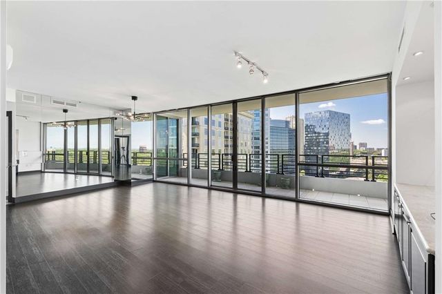 700 Park Regency Place NE 2104, Atlanta, GA 30326