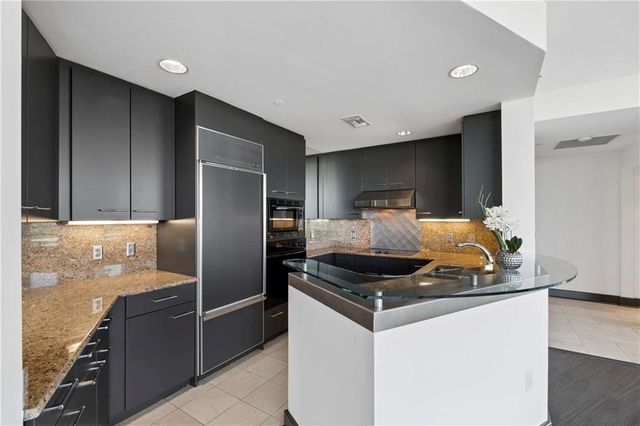 700 Park Regency Place NE 2104, Atlanta, GA 30326