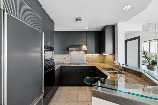 700 Park Regency Place NE 2104, Atlanta, GA 30326
