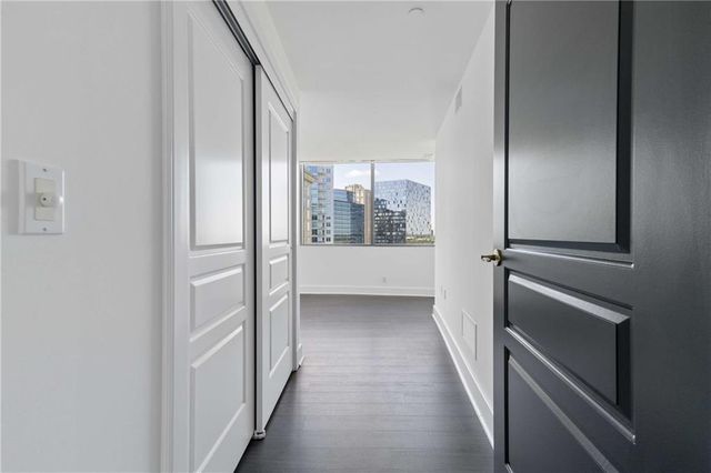 700 Park Regency Place NE 2104, Atlanta, GA 30326