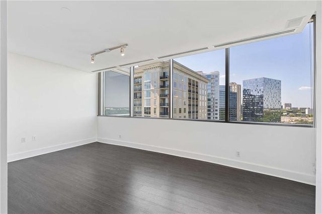 700 Park Regency Place NE 2104, Atlanta, GA 30326