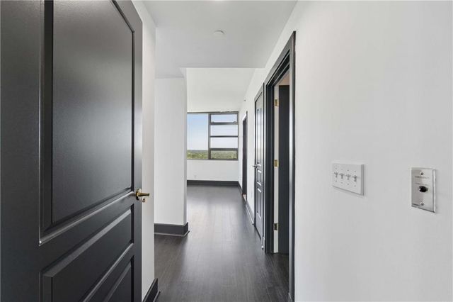 700 Park Regency Place NE 2104, Atlanta, GA 30326