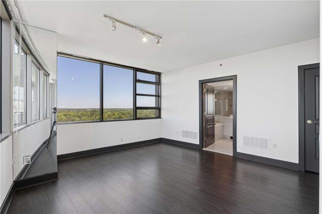 700 Park Regency Place NE 2104, Atlanta, GA 30326