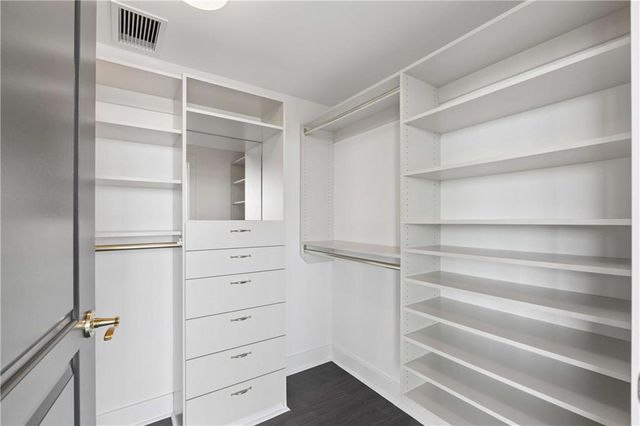 700 Park Regency Place NE 2104, Atlanta, GA 30326