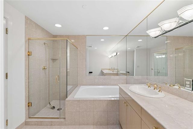 700 Park Regency Place NE 2104, Atlanta, GA 30326