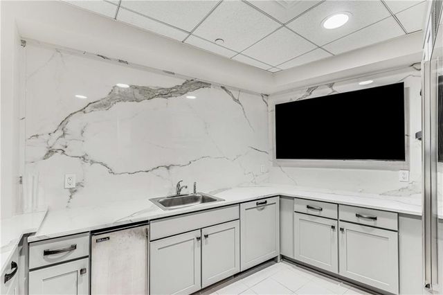 700 Park Regency Place NE 2104, Atlanta, GA 30326