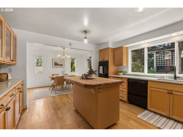 1995 GREINER St, Eugene, OR 97405