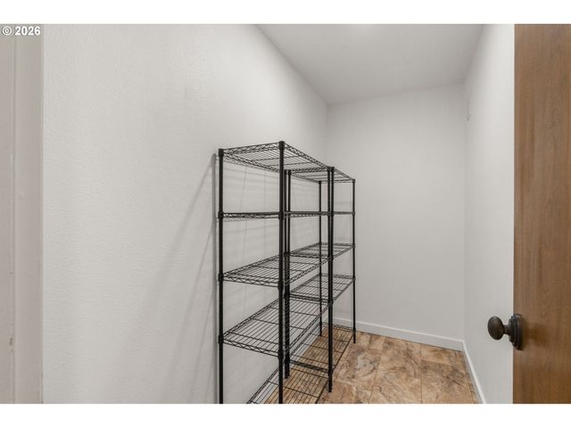 1995 GREINER St, Eugene, OR 97405