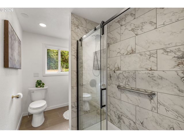 1995 GREINER St, Eugene, OR 97405