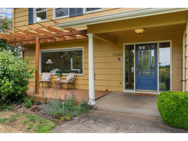 1995 GREINER St, Eugene, OR 97405