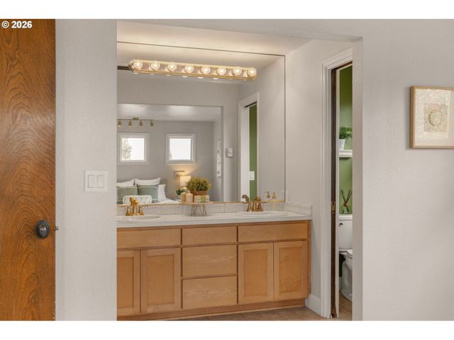 1995 GREINER St, Eugene, OR 97405