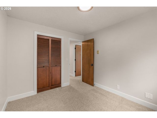 1995 GREINER St, Eugene, OR 97405